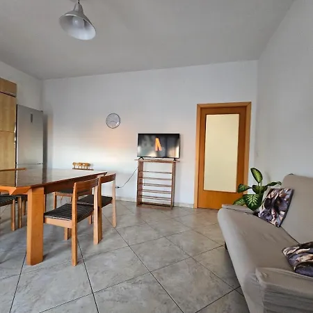 A Pochi Passi Dal Mare In Posizione Strategica Apartment