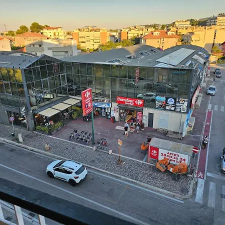 Apartment A Pochi Passi Dal Mare In Posizione Strategica Pescara